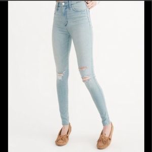 Abercrombie 00R Super Skinny Destroyed Jean